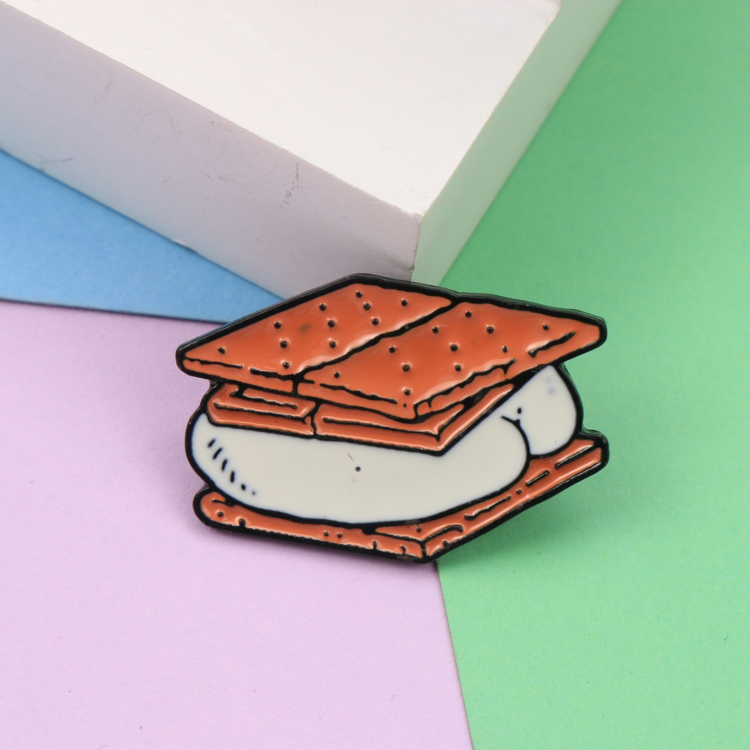 Zinc Food Snacks - 漫画スモアズマシュマロクラッカーエナメルブローチキャンプデザートフードデザインメタルラペルピンバッグ帽子スナックデコレーションバッジアクセサリー
